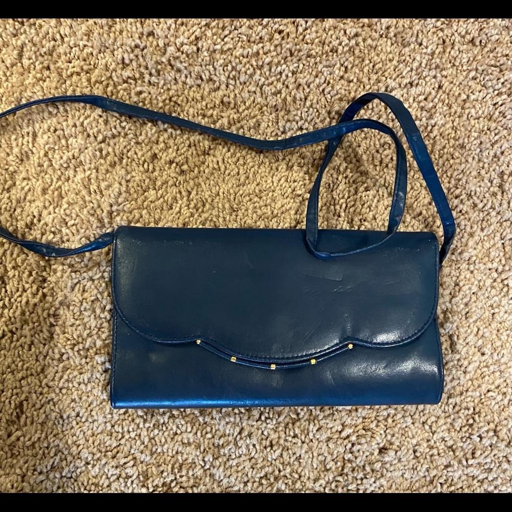 8 purses! - Picture 7 of 8